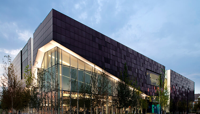 استفاده از شیشه در طراحی نمای مدرن